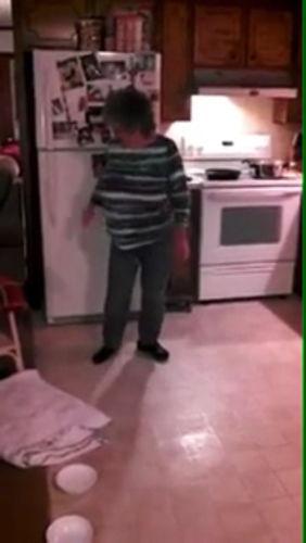 国产老太太视频,温情瞬间，展现夕阳岁月美好时光  第2张